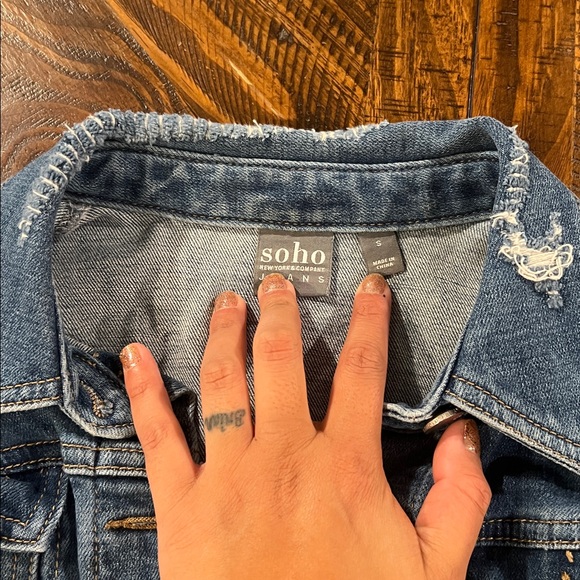 Women’s  Distressed Blue Jean Jacket - Picture 2 of 4